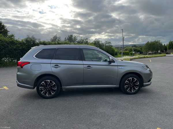Mitsubishi Outlander SUV, Petrol Plug-in Hybrid, 2015, Grey