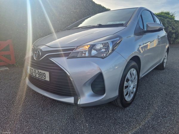 Toyota Yaris Hatchback, Petrol, 2015, Silver