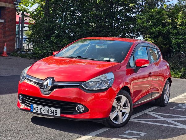 Renault Clio Hatchback, Petrol, 2014, Red