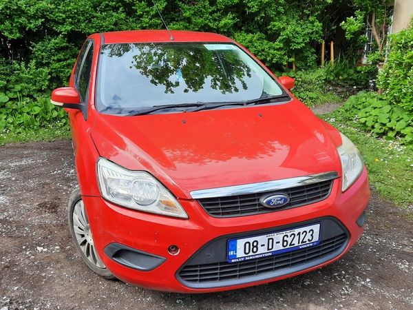 Ford Focus Hatchback, Petrol, 2008, Red