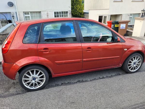 Ford Fiesta Hatchback, Petrol, 2008, Red