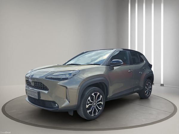 Toyota Yaris Cross Hatchback, Petrol Hybrid, 2023, Green