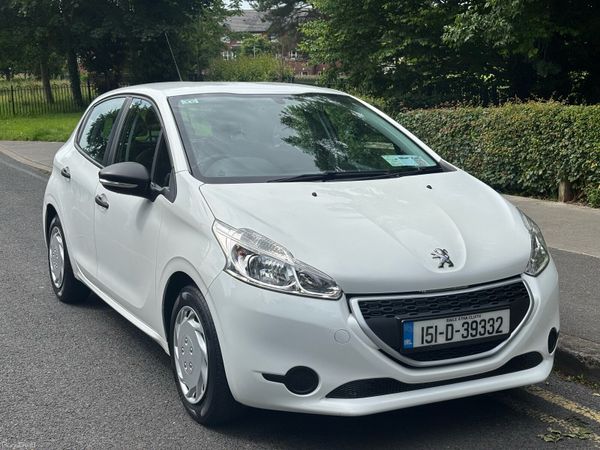Peugeot 208 Hatchback, Petrol, 2015, White