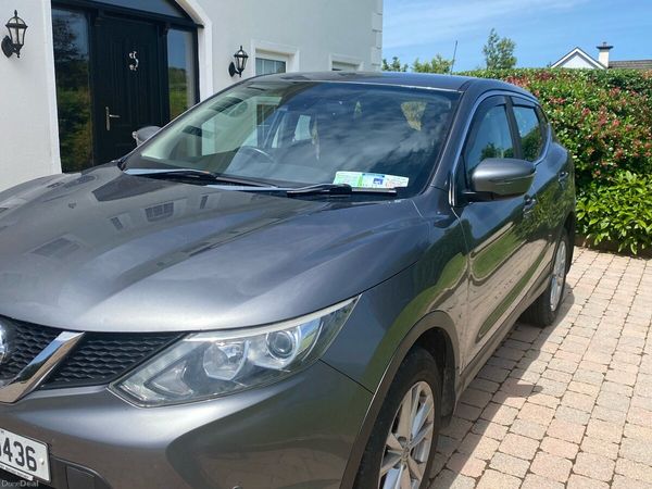 Nissan Qashqai Hatchback, Diesel, 2015, Grey