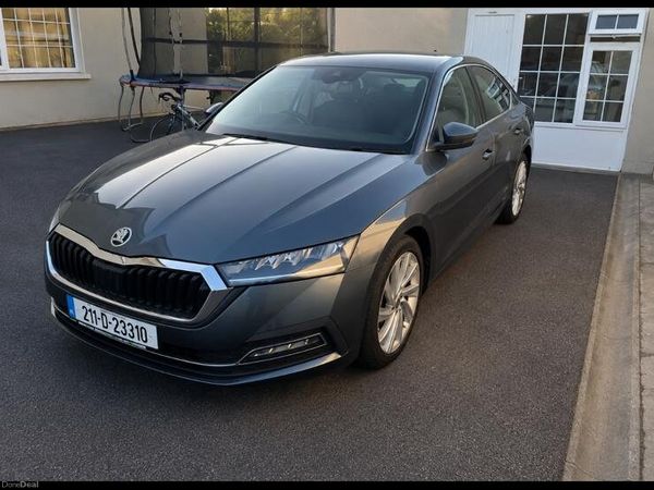 Skoda Octavia Saloon, Diesel, 2021, Grey