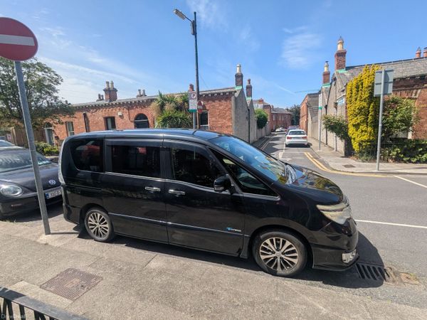 Nissan Serena MPV, Petrol Hybrid, 2014, Black