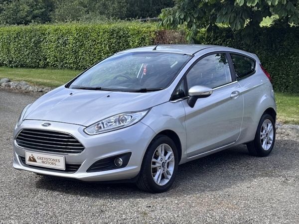 Ford Fiesta Hatchback, Petrol, 2015, Silver