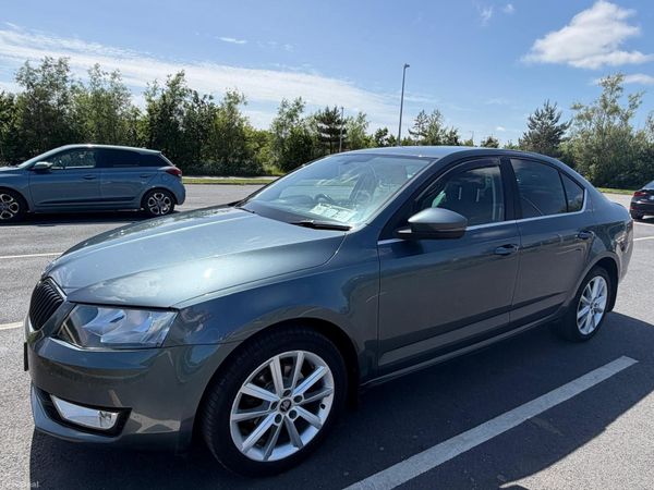 Skoda Octavia Saloon, Diesel, 2016, Grey