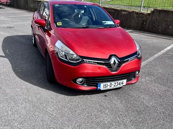 Renault Clio Hatchback, Diesel, 2015, Red