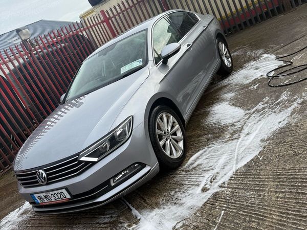 Volkswagen Passat Saloon, Diesel, 2018, Silver