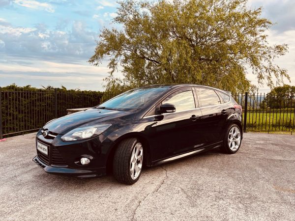 Ford Focus Hatchback, Diesel, 2014, Black