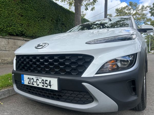 Hyundai KONA MPV, Petrol, 2021, White