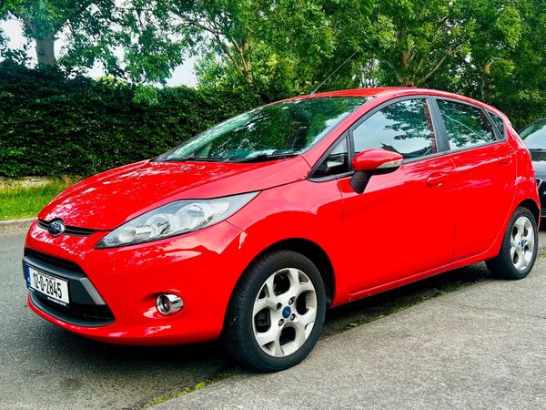 Ford Fiesta Hatchback, Petrol, 2012, Red