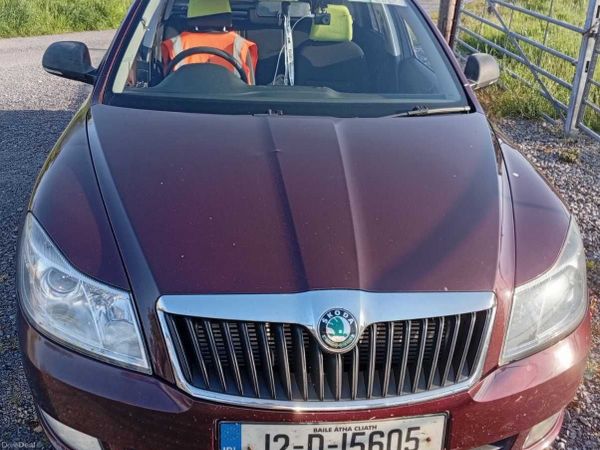 Skoda Octavia Estate, Diesel, 2012, Red