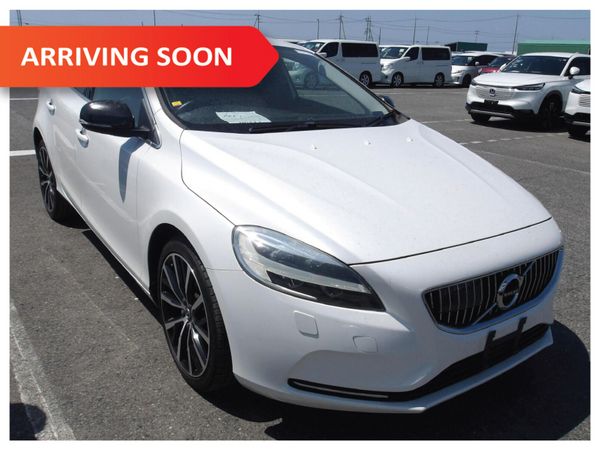 Volvo V40 Hatchback, Diesel, 2016, White