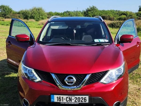 Nissan Qashqai Hatchback, Diesel, 2016, Red