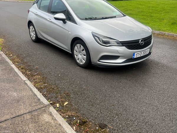 Opel Astra Hatchback, Petrol, 2017, Grey