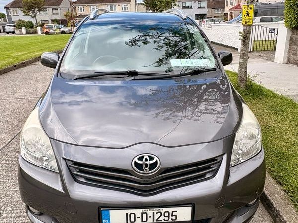 Toyota Verso MPV, Petrol, 2010, Grey