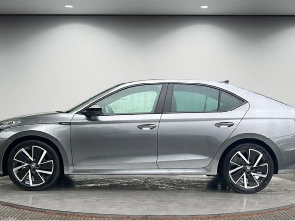 Skoda Octavia Saloon, Diesel, 2025, Grey