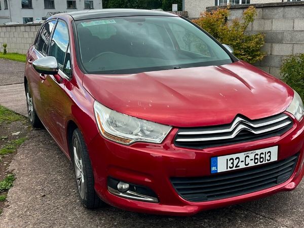 Citroen C4 Hatchback, Petrol, 2013, Red