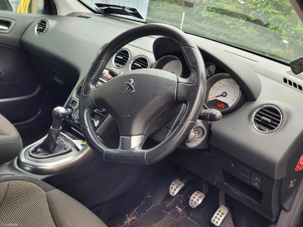 Peugeot 308 Hatchback, Diesel, 2013, Black