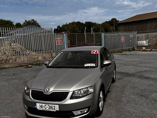 Skoda Octavia Saloon, Diesel, 2014, Beige