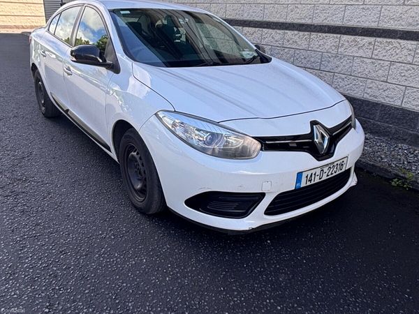 Renault Fluence Saloon, Diesel, 2014, White