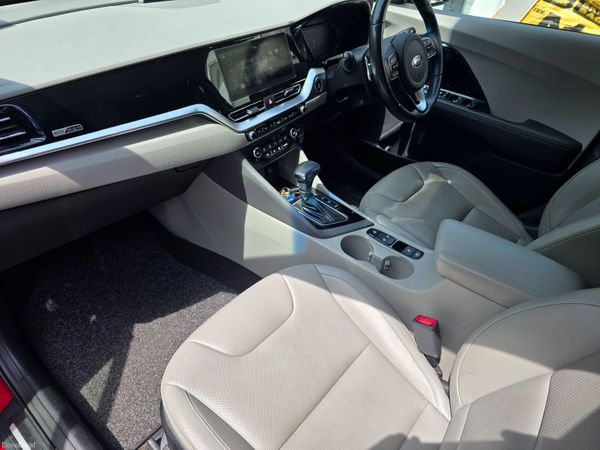 Kia Niro SUV, Petrol Plug-in Hybrid, 2020, Red
