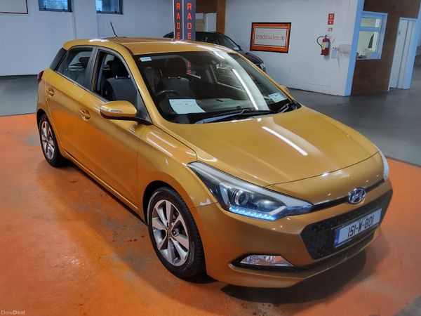 Hyundai i20 Hatchback, Petrol, 2015, Orange