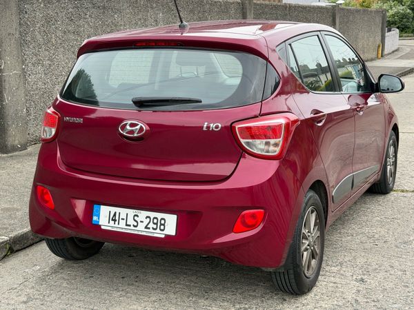 Hyundai i10 Hatchback, Petrol, 2014, Red