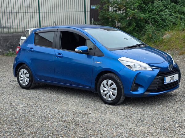 Toyota Vitz Hatchback, Petrol Hybrid, 2017, Blue