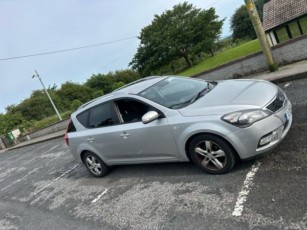 Kia Ceed MPV, Diesel, 2012, Silver