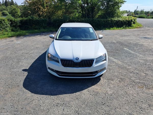 Skoda Superb Hatchback, Diesel, 2017, White