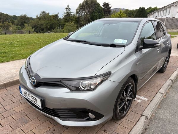 Toyota Auris MPV, Petrol Hybrid, 2018, Grey