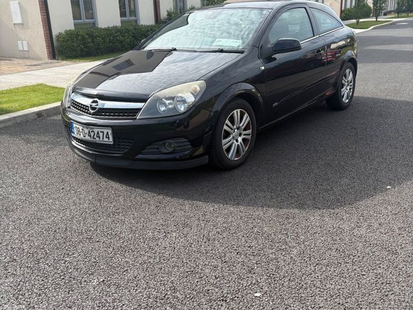 Opel Astra Hatchback, Petrol, 2008, Black