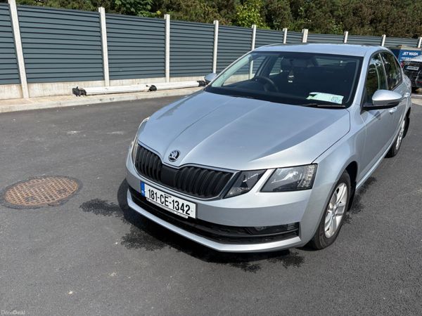 Skoda Octavia Saloon, Diesel, 2018, Grey
