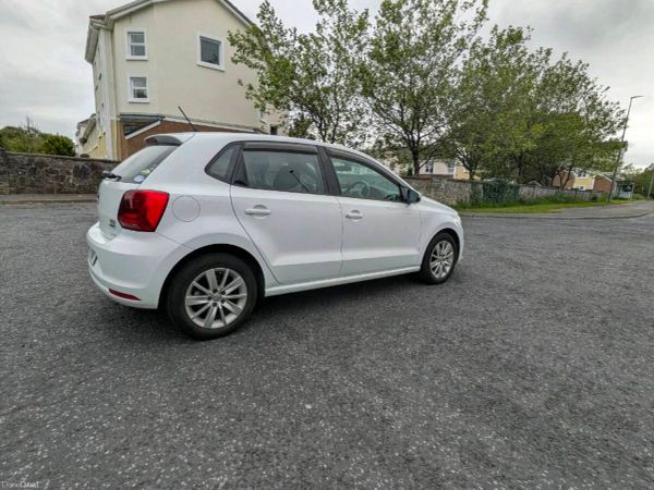 Volkswagen Polo Hatchback, Petrol, 2015, White