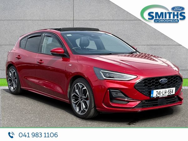 Ford Focus Hatchback, Petrol, 2024, Red
