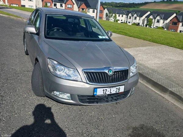 Skoda Octavia Saloon, Diesel, 2012, Beige