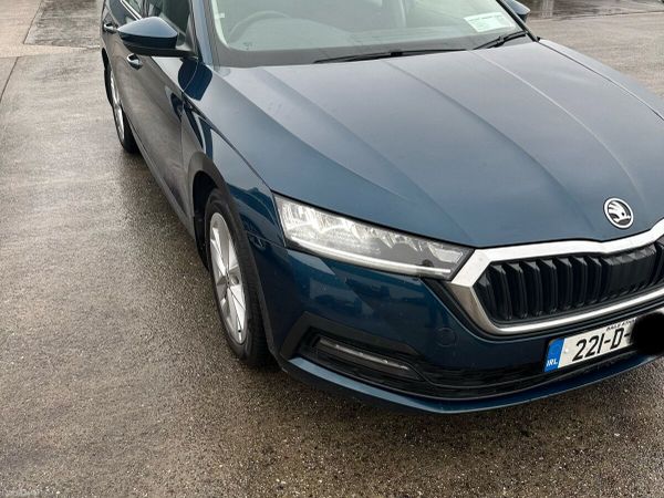 Skoda Octavia Saloon, Diesel, 2022, Blue