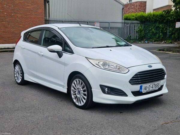 Ford Fiesta Hatchback, Petrol, 2014, White