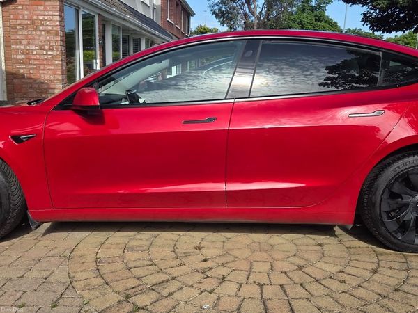 Tesla Model 3 Saloon, Electric, 2021, Red