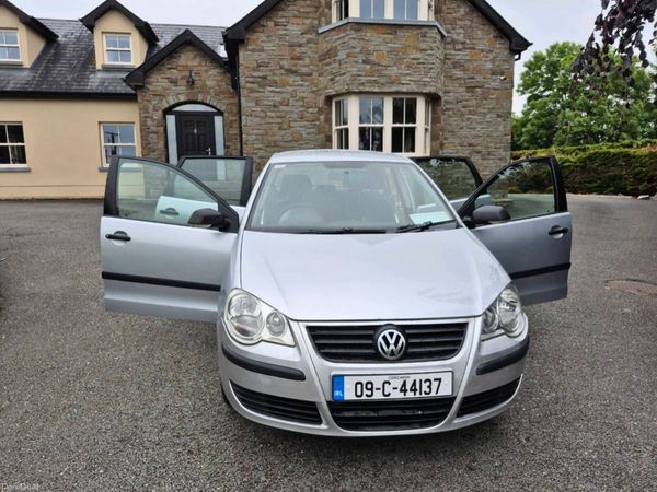 Volkswagen Polo Hatchback, Petrol, 2009, Silver
