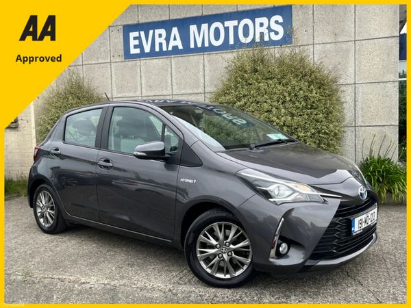 Toyota Yaris Hatchback, Petrol Hybrid, 2019, Grey