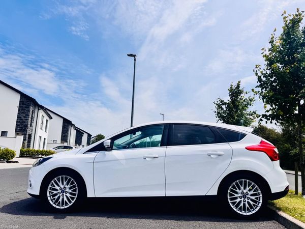 Ford Focus Hatchback, Petrol, 2013, White