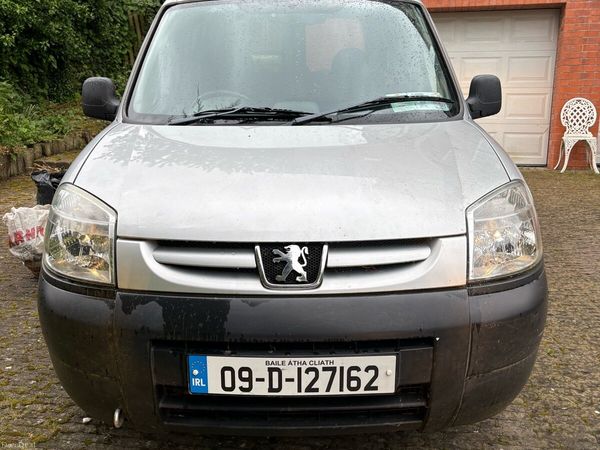 Peugeot Partner MPV, Petrol, 2009, Silver