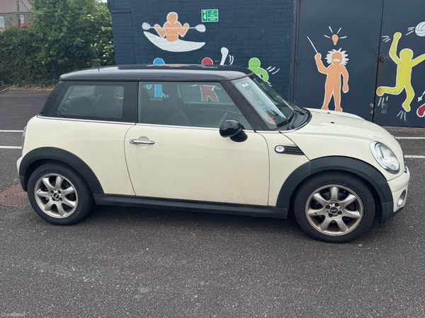 Mini Cooper Hatchback, Diesel, 2010, White