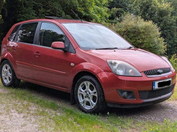Ford Fiesta Hatchback, Petrol, 2008, Red