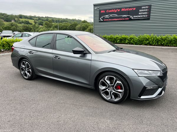 Skoda Octavia Hatchback, Diesel, 2023, Grey