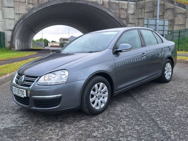 Volkswagen Jetta Saloon, Diesel, 2010, Grey